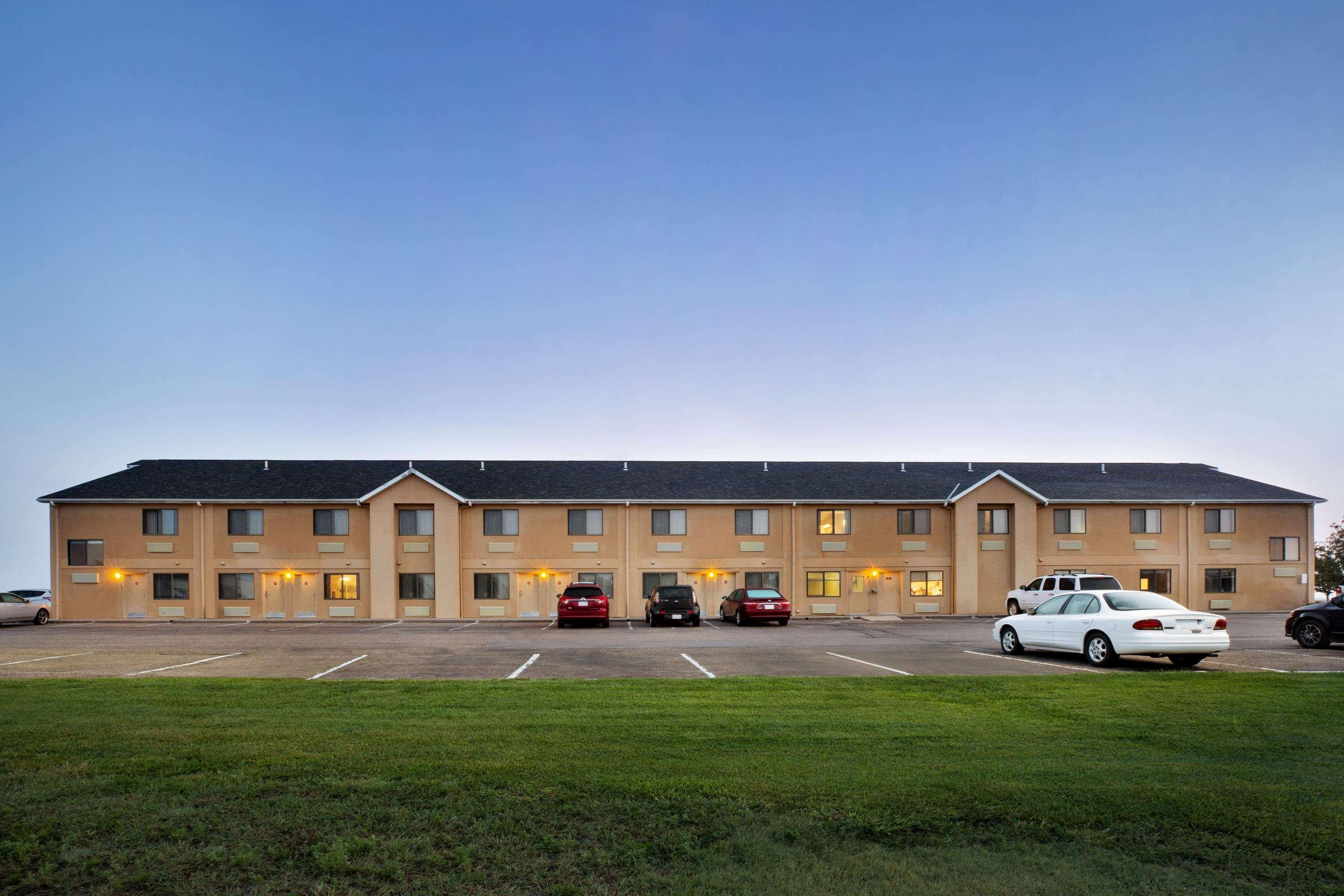 Travelodge By Wyndham Sharon Springs Extérieur photo